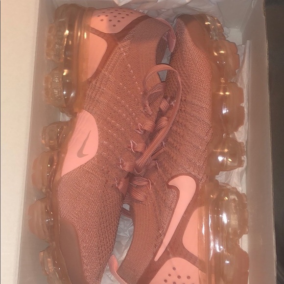 SOLD!!!!!!!Nike Vapormax flyknit 2 - Picture 5 of 5